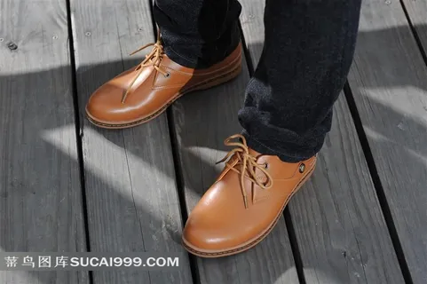 高清棕色男式皮鞋图片