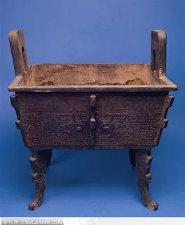 传统器物-古老的青铜鼎