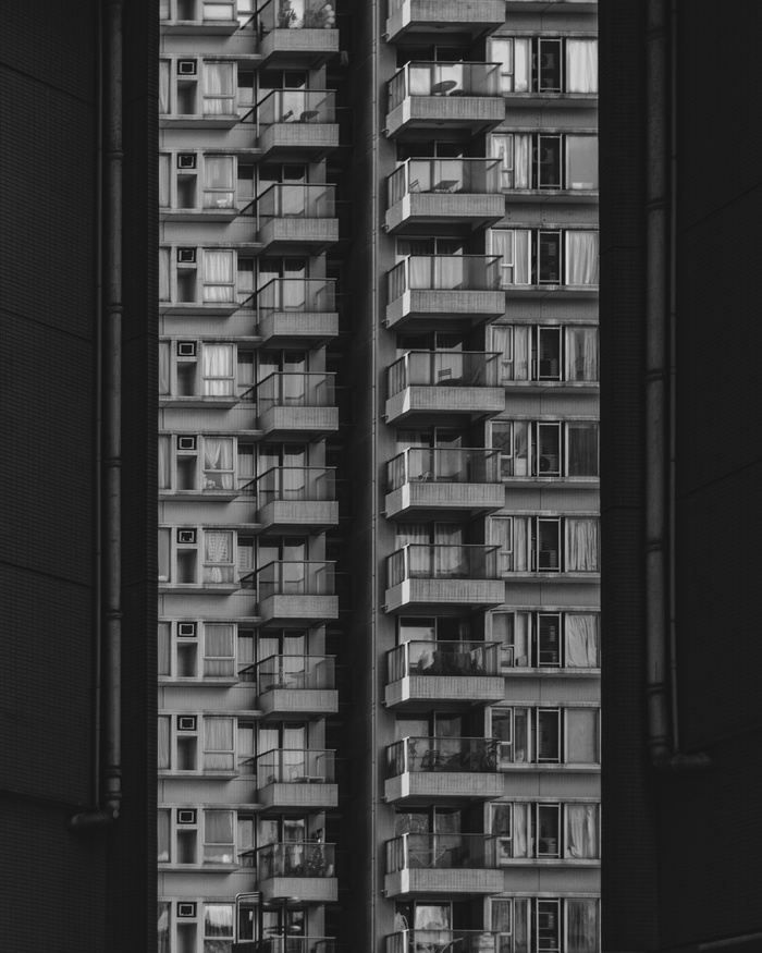 商品房建筑黑白图片