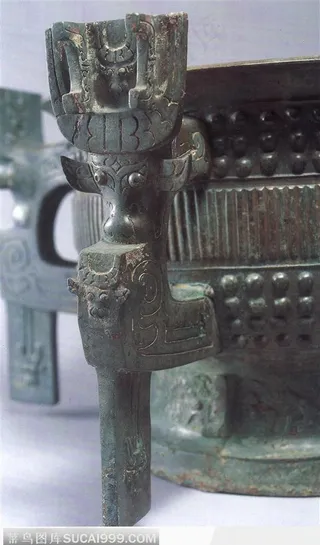 酒杯牛头花纹特写