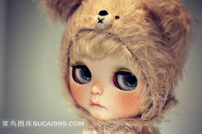 可爱的少女玩偶图片高清素材