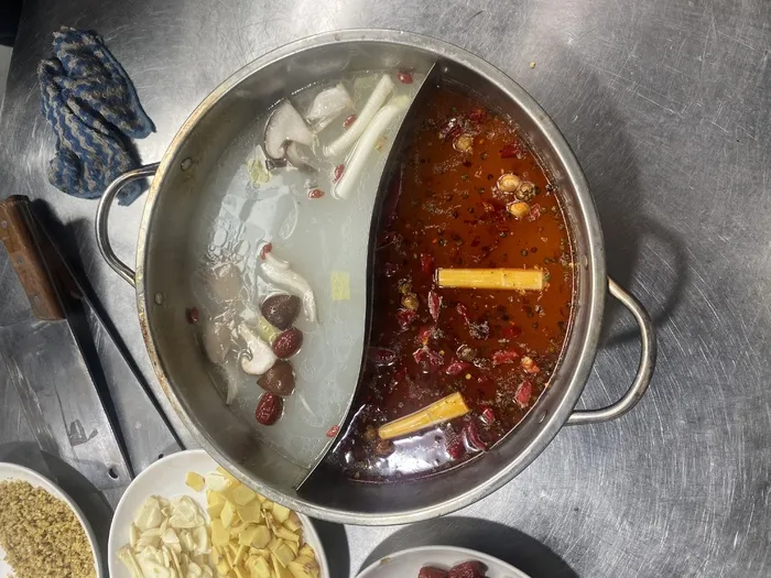 火锅鸳鸯锅清汤红汤菜品实拍菜谱图片
