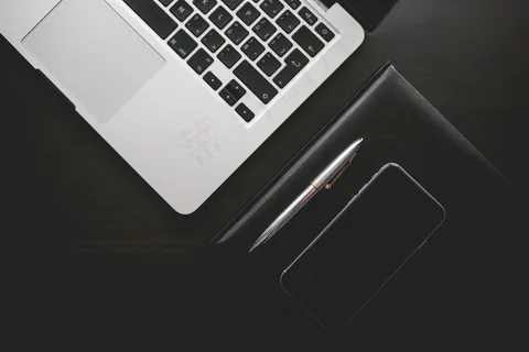 手机与电脑局部图片 手机与电脑局部图片
