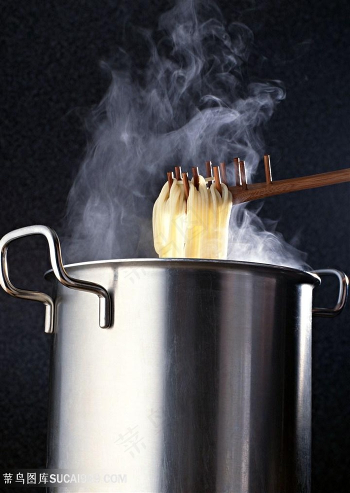不锈刚锅煮面高清素材