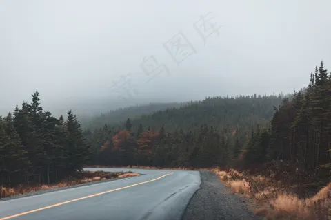 山间柏油路风景图片 山间柏油路风景图片