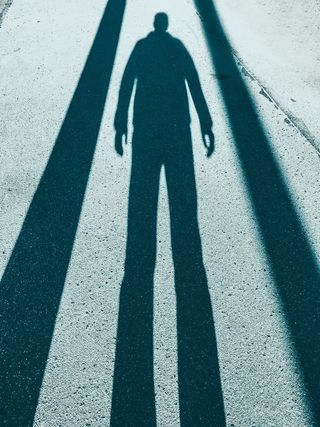 阳光下的影子图片