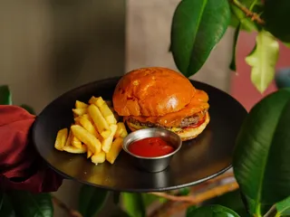 黄色美味汉堡摄影素材