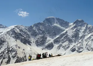 高加索高地雪山图片