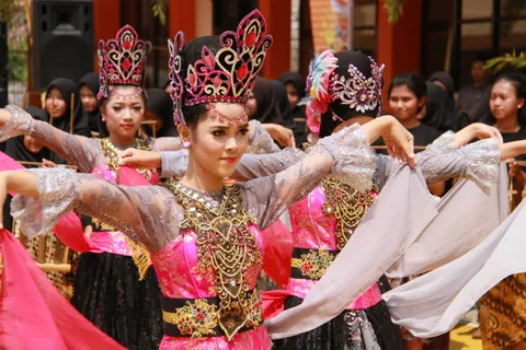 传统古典舞蹈美女图片 传统古典舞蹈美女图片