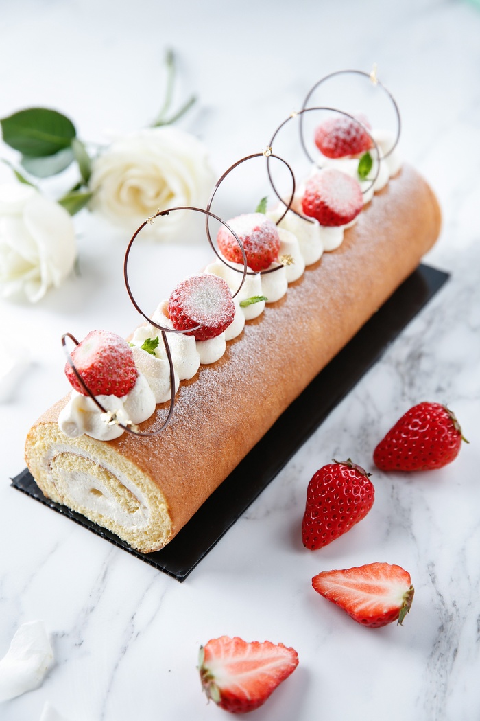 蛋糕店小蛋糕慕斯美食甜品图片