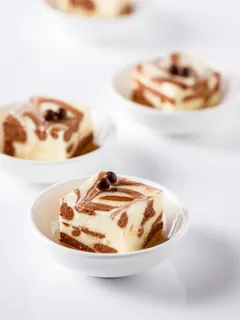 蛋糕店小蛋糕慕斯美食甜品图片