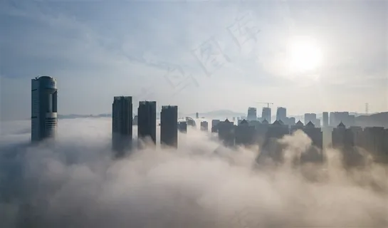 唯美云雾中的城市图片素材 唯美云雾中的城市图片素材
