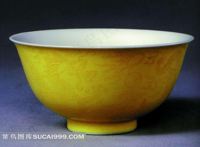 金色龙纹瓷碗摄影素材