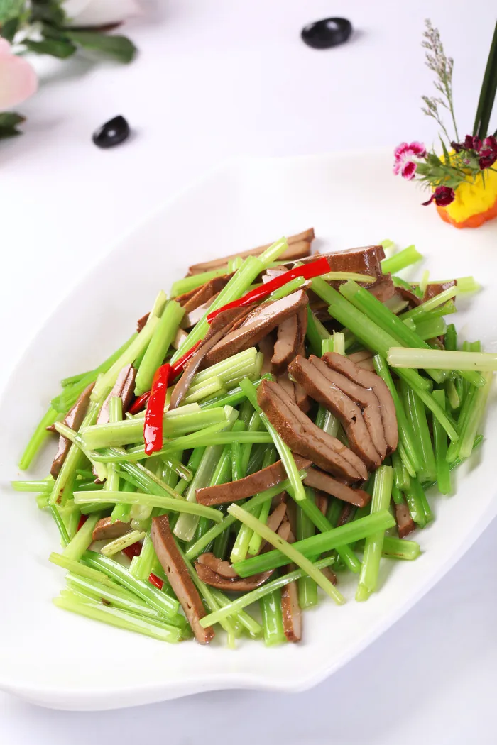 信阳小芹菜炒茶干 (1)