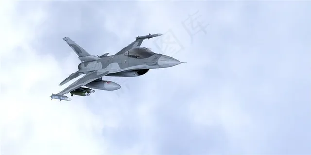 天空中的战斗机高清图片 天空中的战斗机高清图片
