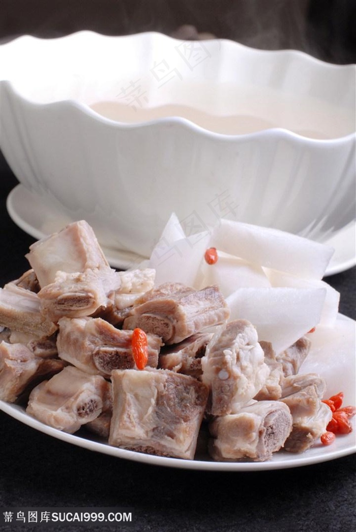 萝卜炖咸排骨