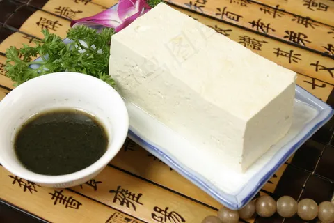 韭菜花鲜豆腐  韭菜花鲜豆腐