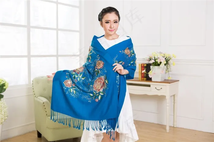 漂亮丝巾女模特高清大图