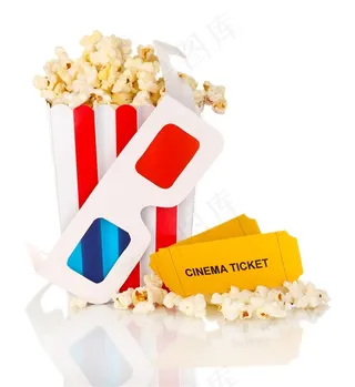 盒子里装满的爆米花和3D眼镜高清图片