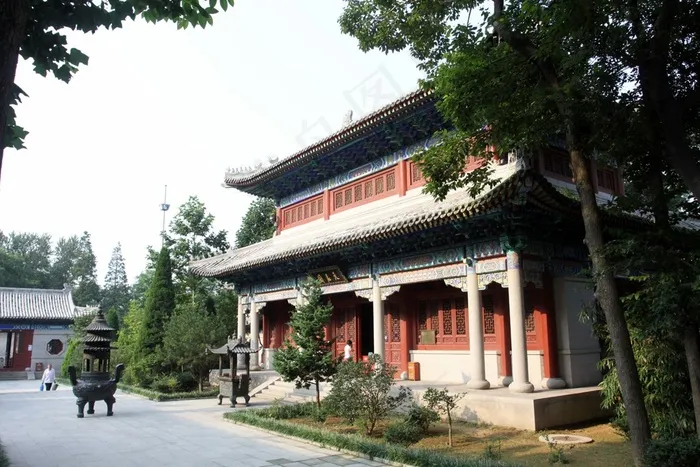 圆楼中的古建筑宫殿
