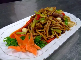 01茶树菇炒猪肚  一篓油