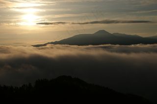 云山山峰云海图片