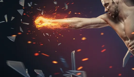 一拳打碎玻璃的男人