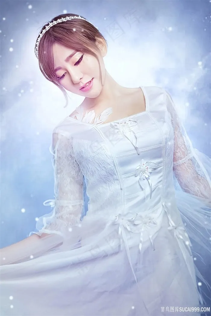 穿白衣裙的唯美美女写真图片