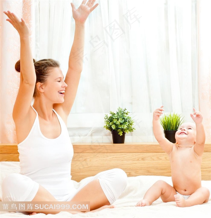 与宝宝亲子互动的妈咪特写摄影高清图片