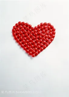 情人节素材红色珠子堆成的心形图案