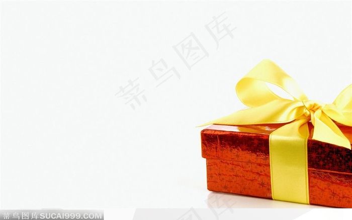 扎着蝴蝶结的红色圣诞礼物　礼盒