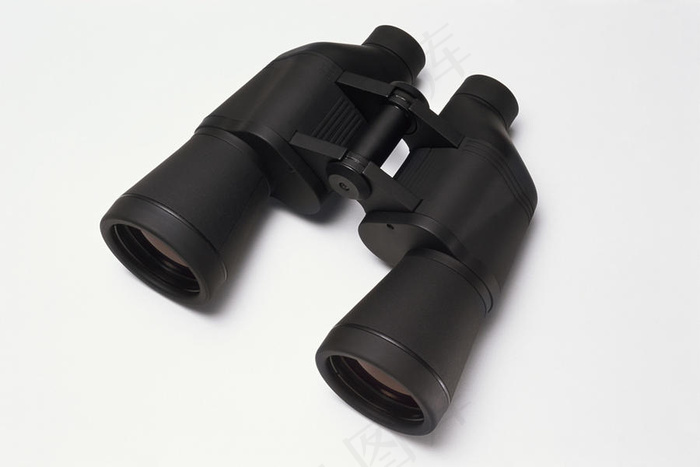运动装备-倒放的黑色望远镜