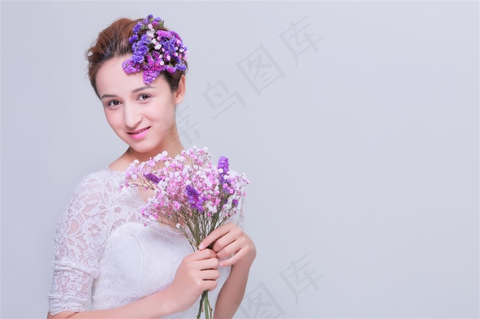 拿着花束的清新美女写真