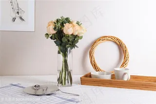 桌面布置花艺插花玫瑰