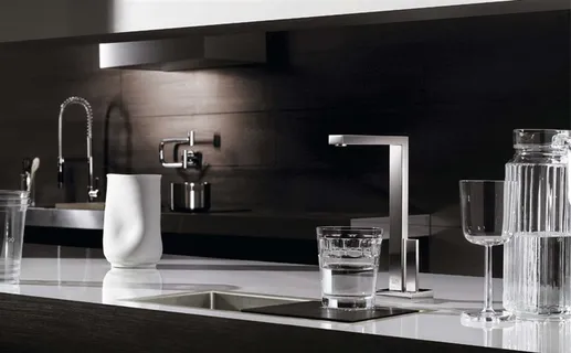 厨房水槽龙头空间图片