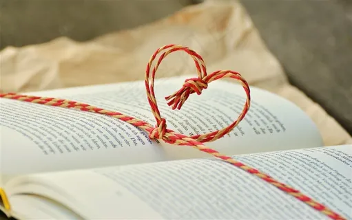 打开的书本图片