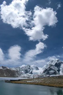 雪山映湖图 雪山映湖图