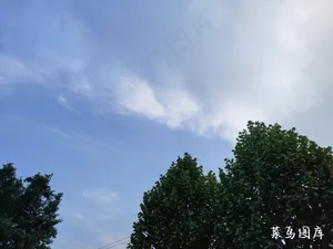 蓝色天空图