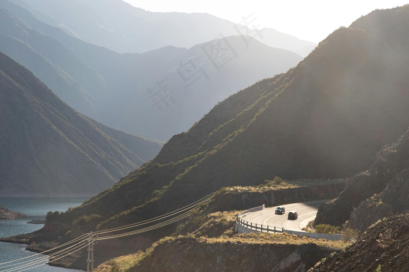 大峡谷旁边的公路