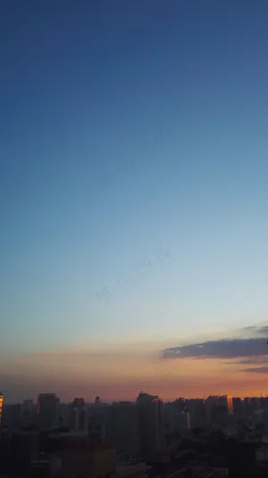 夕阳夜景晚霞竖版风景屏保