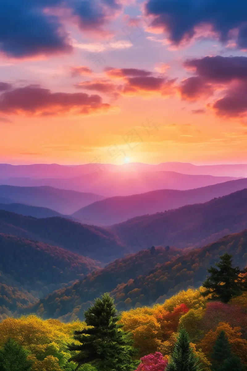 夕阳落日山顶俯瞰群山山川连绵晚霞余晖摄影图(2688x4032)