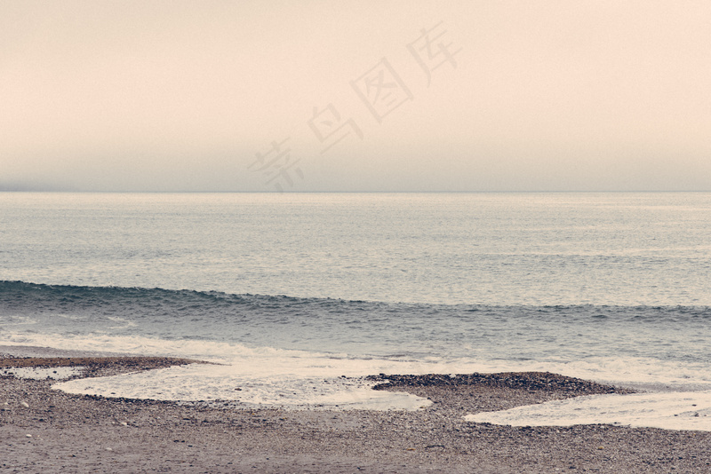 湖泊山峰图片
