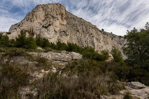 崇山峻岭之巍峨石壁