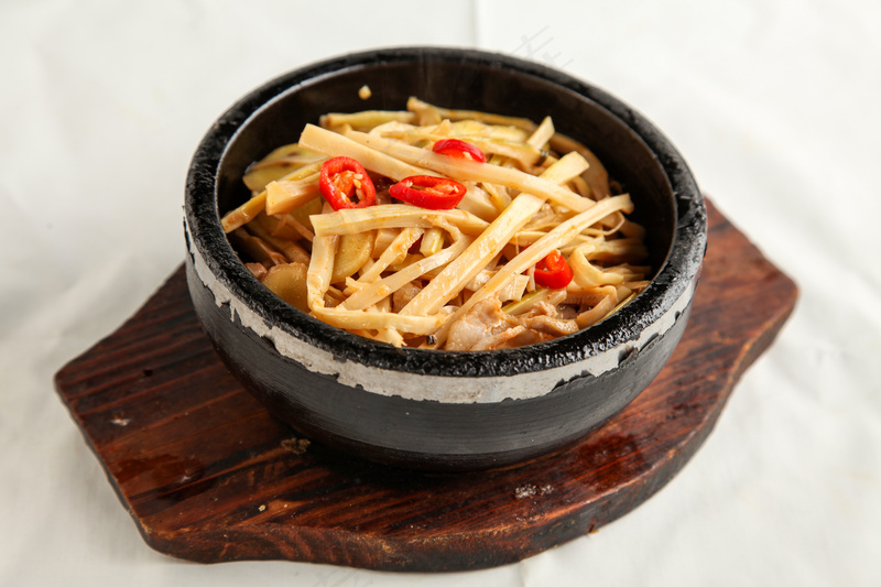 砂锅笋干炒肉美食