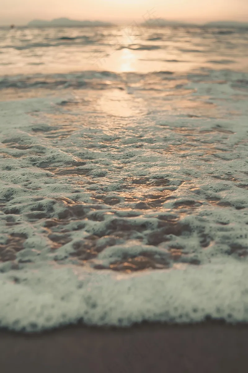 温柔日落时分的波光粼粼