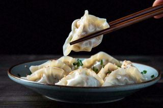 饺子中国传统美食冬至吃饺子摄影图