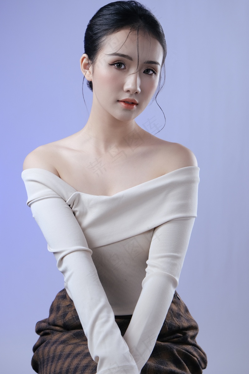 光滑皮肤大眼睛时尚美女2