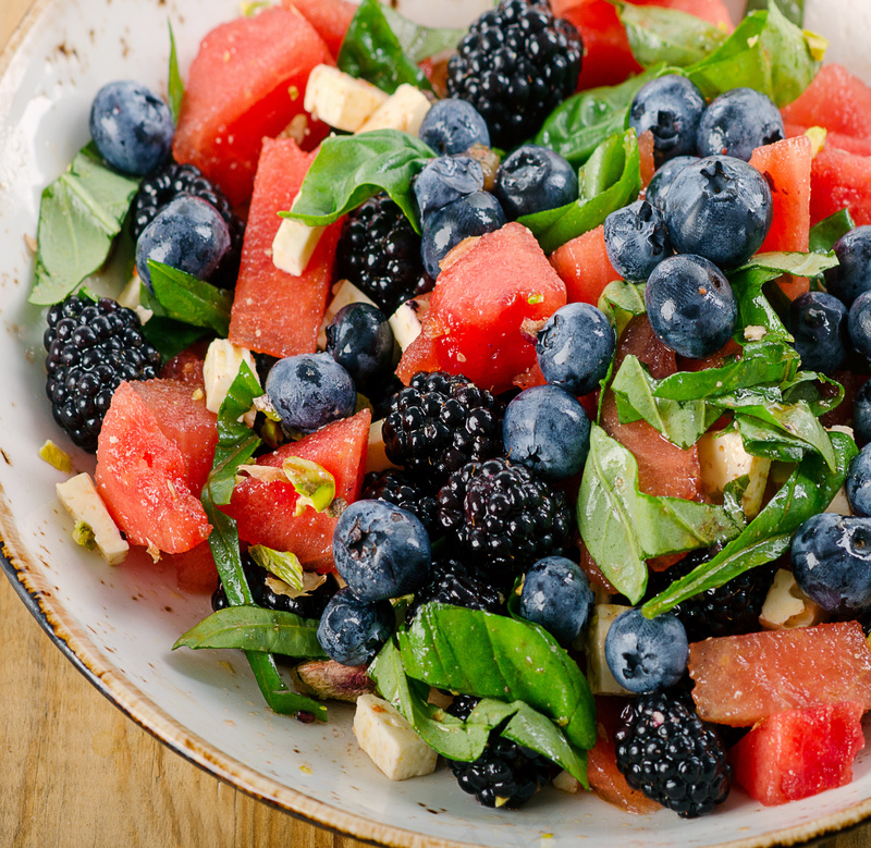 蓝莓西瓜水果沙拉美食