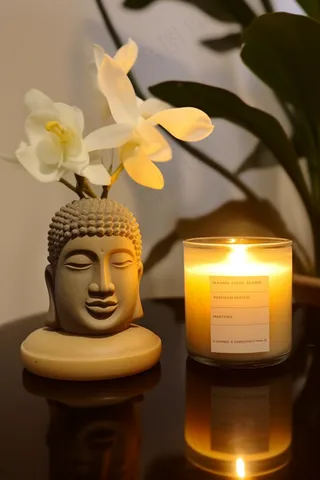 香薰蜡烛点燃香味蜡烛摄影图