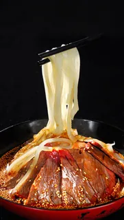 面皮捞牛肉 26元